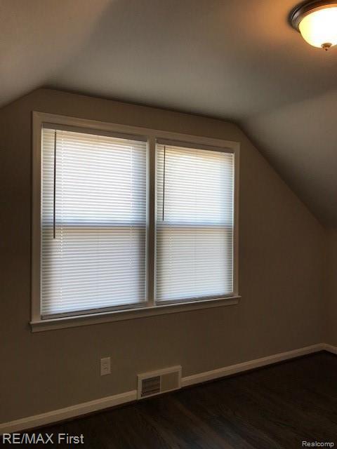 18740 Common Road Roseville, MI 48066 - Photo 21 of 36 IMG_8437.jpg
