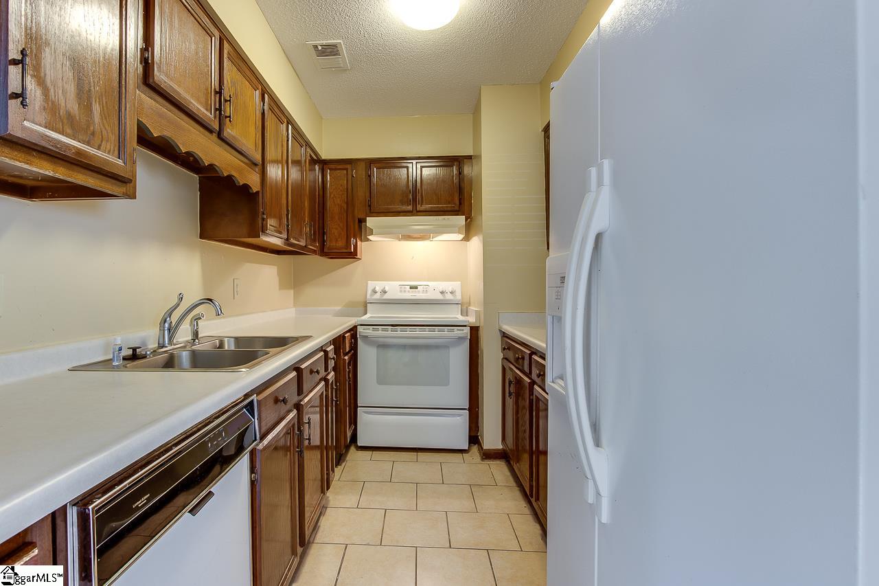 710 Hunts Bridge Road, Unit 27 Greenville, SC 29617 - Photo 13 of 26