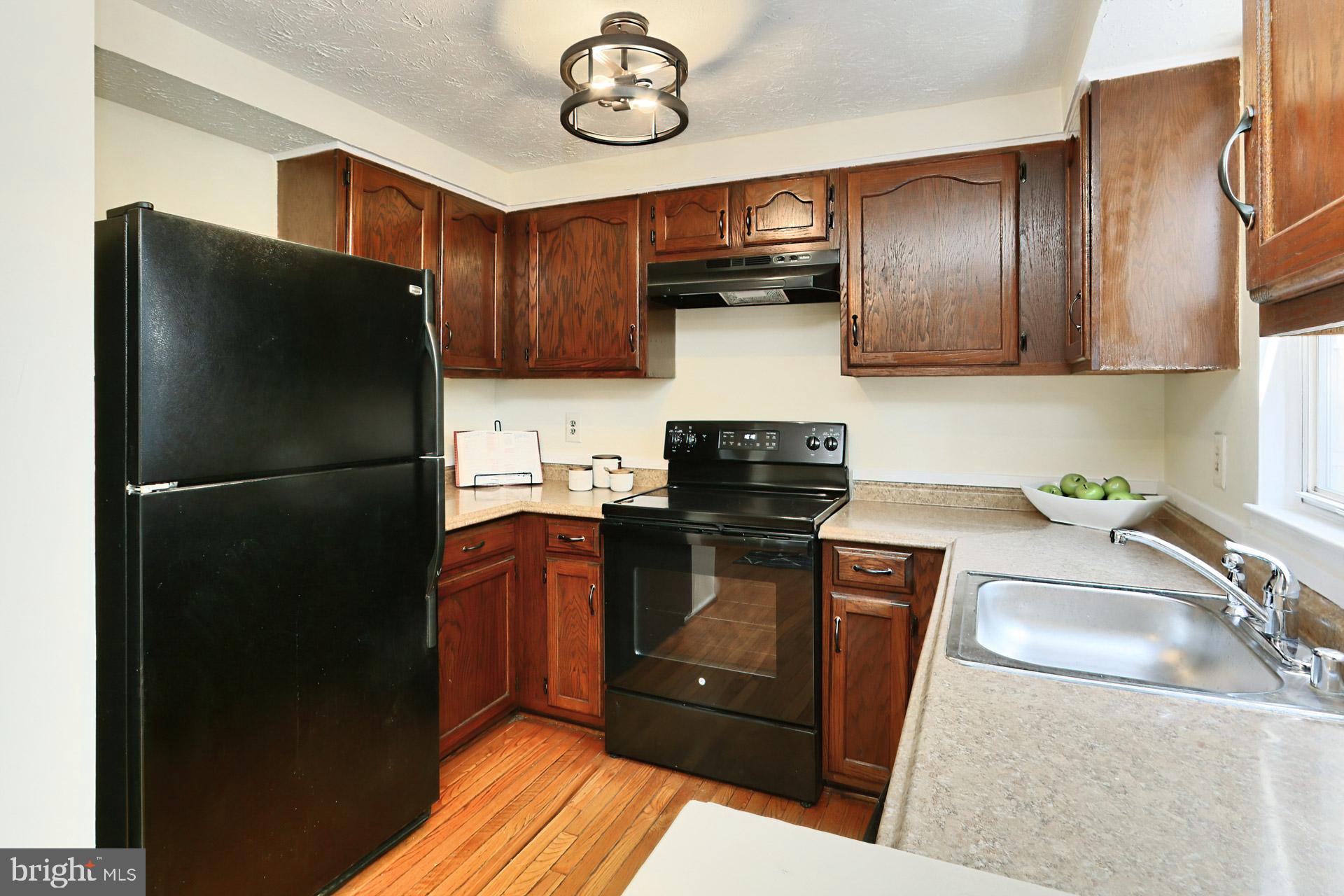 11004 Granby Court Reston, VA 20191 - Photo 9 of 33 Gallery Image 9