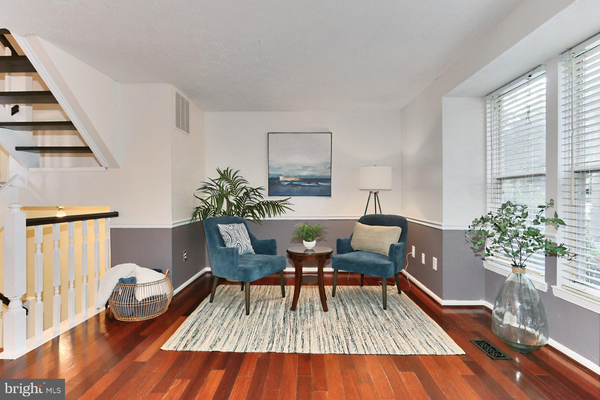 11004 Granby Court Reston, VA 20191 - Photo 2 of 33 Charming Living Room