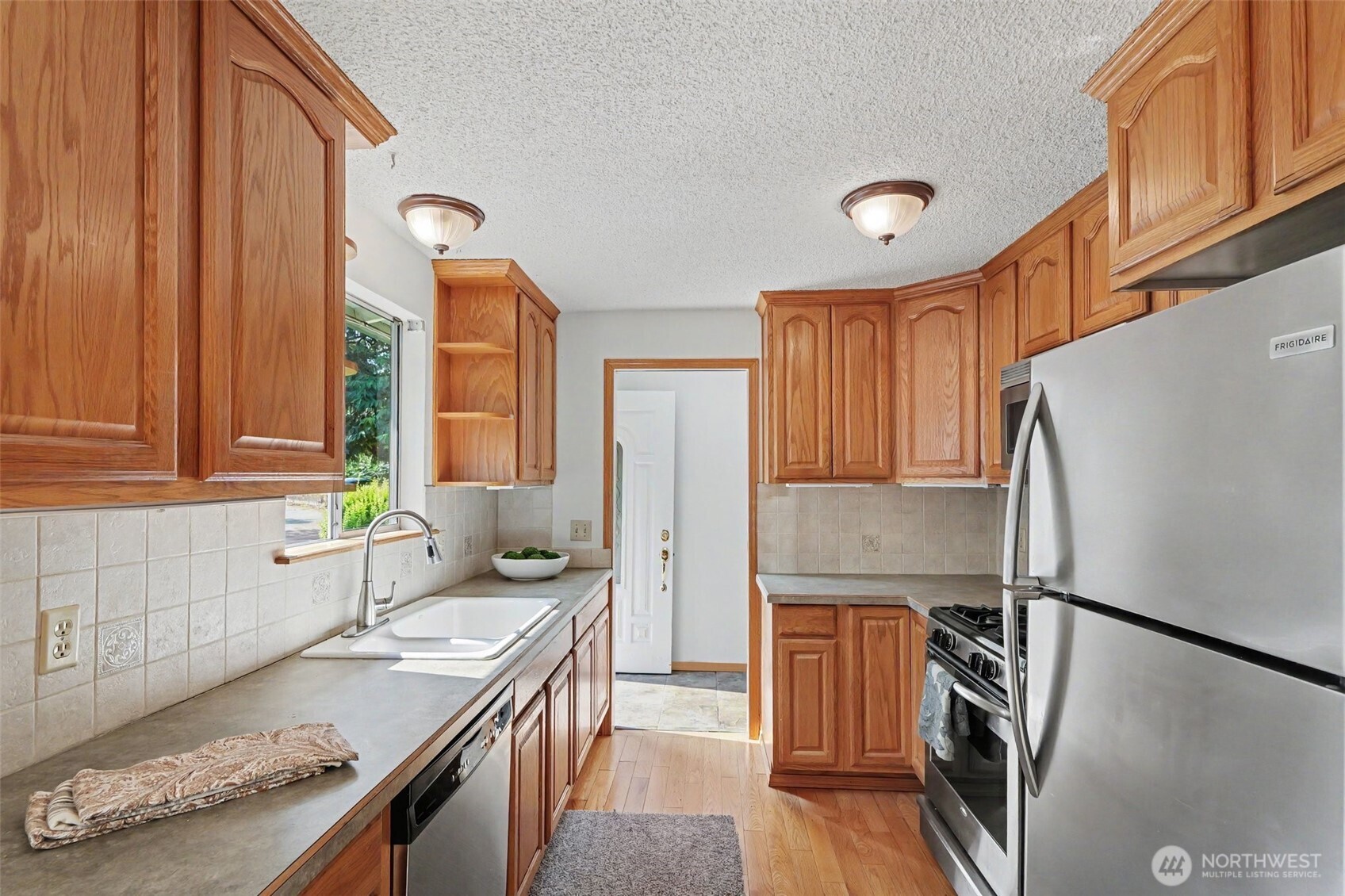 11617 7th Avenue Southwest Seattle, WA 98146 - Photo 13 of 36 Gallery Image 13