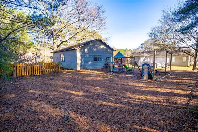 a view of an outdoor space