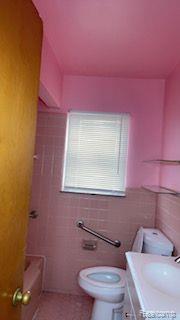 19131 Meyers Road Detroit, MI 48235 - Photo 4 of 9
