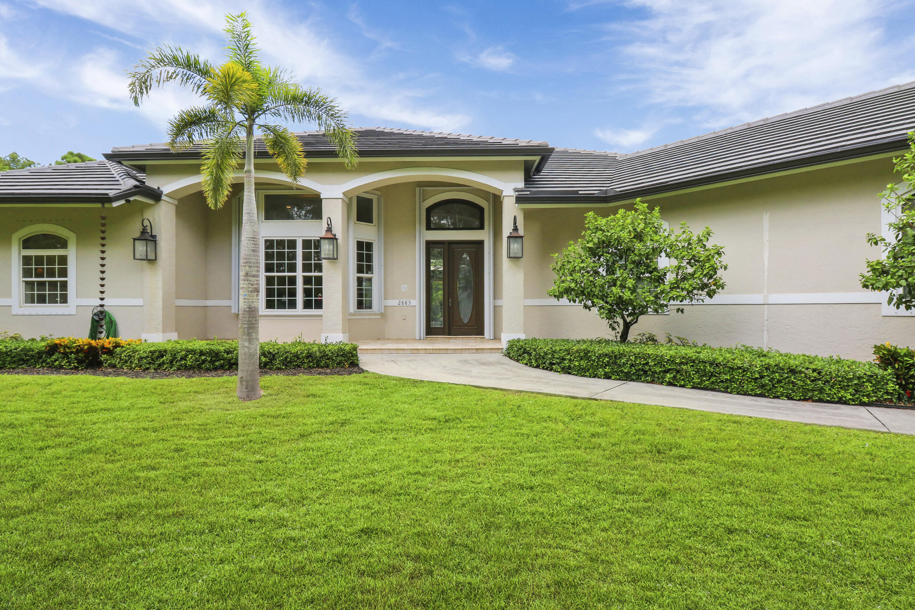 2885 Southeast Ranch Acres Circle Jupiter, FL 33478 - Photo 5 of 44 Close Up