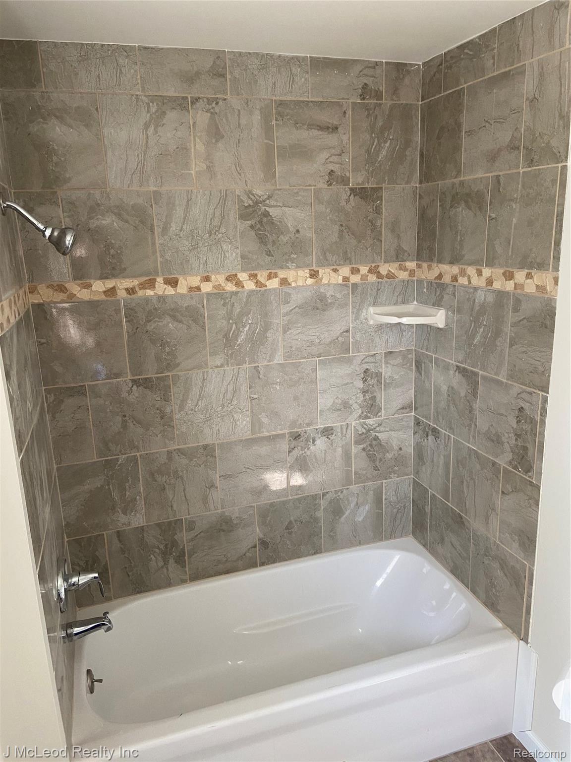 5384 East Frances Road Mount Morris, MI 48458 - Photo 15 of 23 E51CE148-AAFB-4B46-B5D2-1592C8E888E5.jpeg