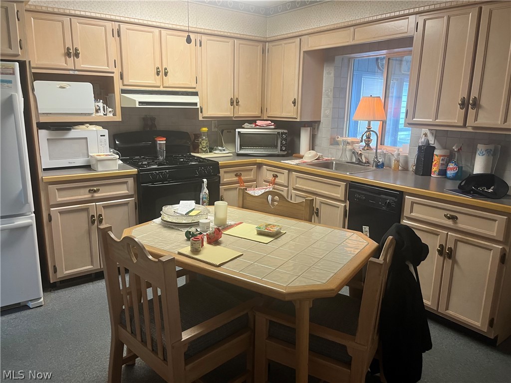 4226 Burkey Road Austintown, OH 44515 - Photo 5 of 9 Gallery Image 5