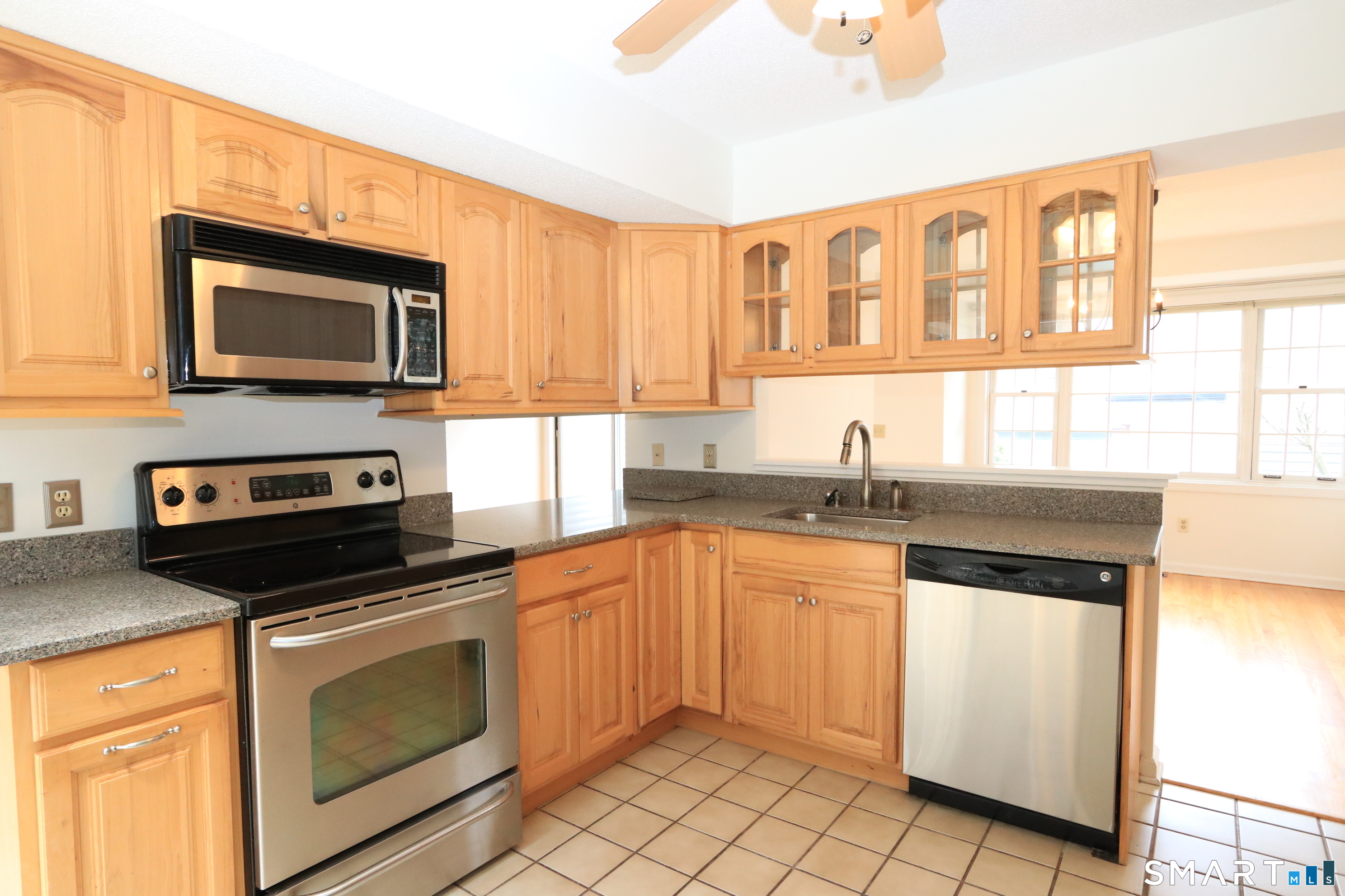 50 Wilton Crest Road, Unit 50 Wilton, CT 06897 - Photo 12 of 39 Kitchen