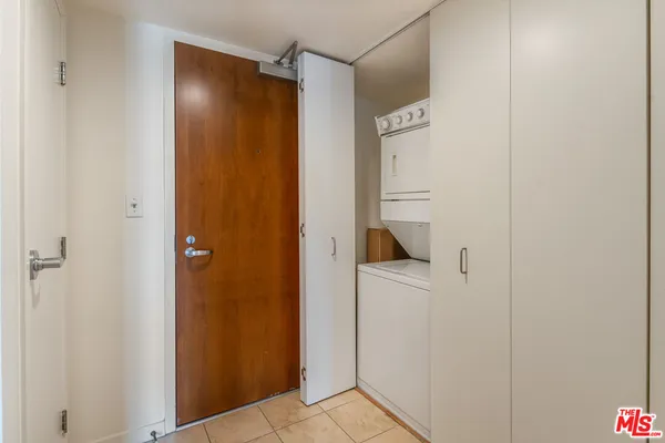 $4,500 | 13700 Marina Pointe Drive, Unit 721, Marina del Rey, CA 90292