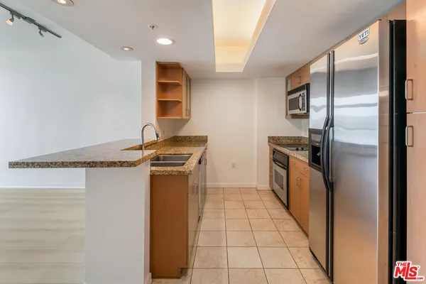 a close view of sink and tap