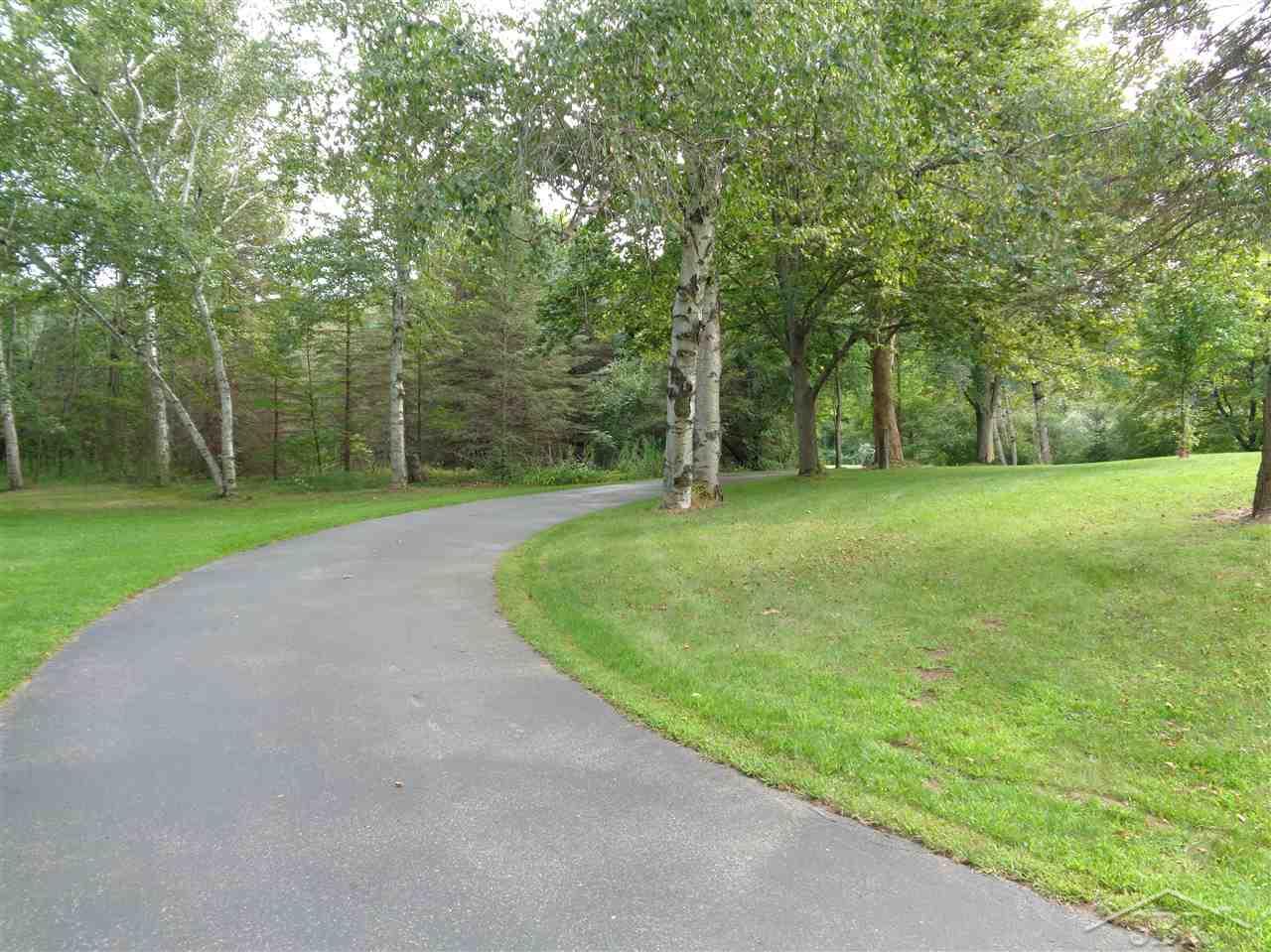 3939 East Tittabawassee Road Hemlock, MI 48626 - Photo 33 of 34 31329023-32.JPG