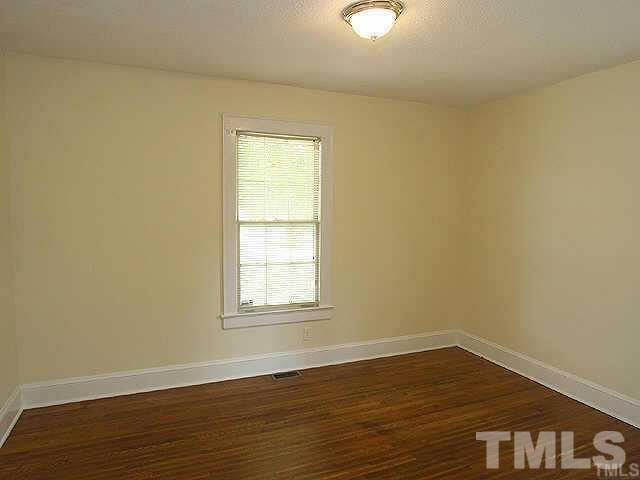 2512 Ross Road Durham, NC 27703 - Photo 5 of 9
