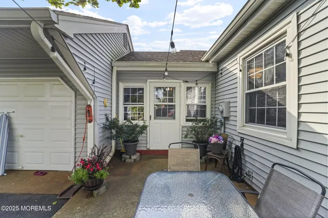 $345,000 | 32 A Plaza De Las Lobos, Freehold, NJ 07728