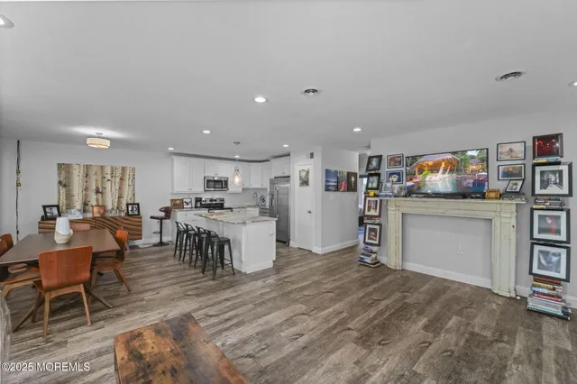 $345,000 | 32 A Plaza De Las Lobos, Freehold, NJ 07728