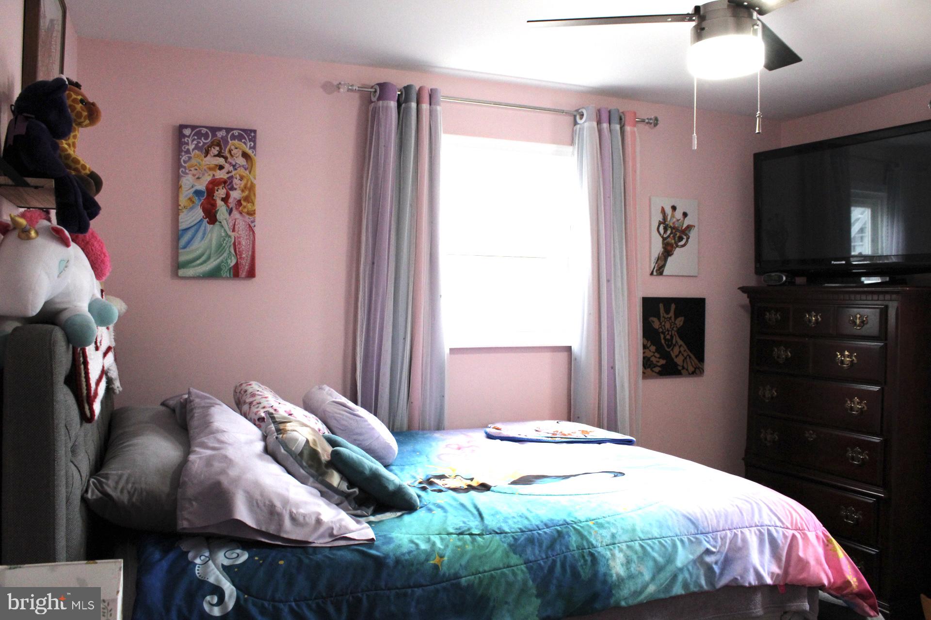 665 Schoolside Lane Swarthmore, PA 19081 - Photo 7 of 11