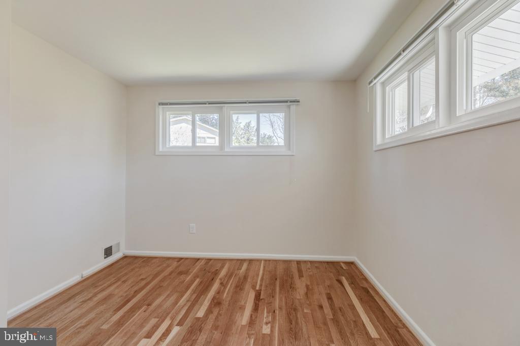 4403 Roundhill Road Alexandria, VA 22310 - Photo 28 of 45 Second Bedroom