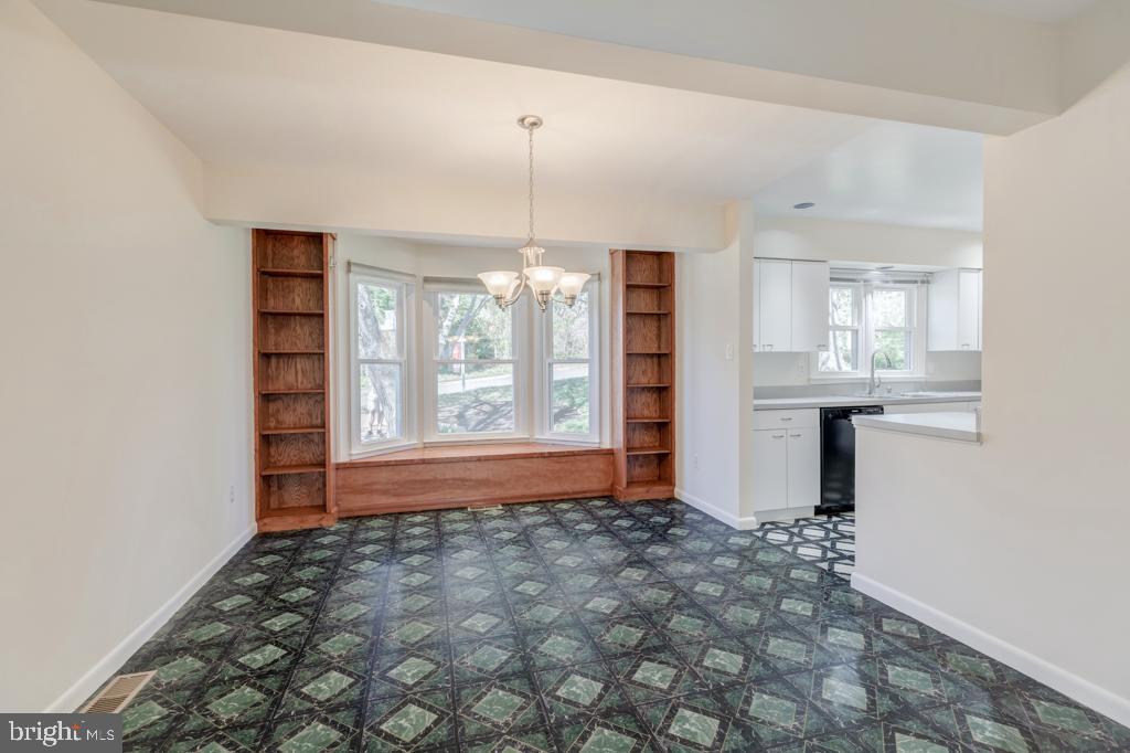 4403 Roundhill Road Alexandria, VA 22310 - Photo 5 of 45 Dining Room