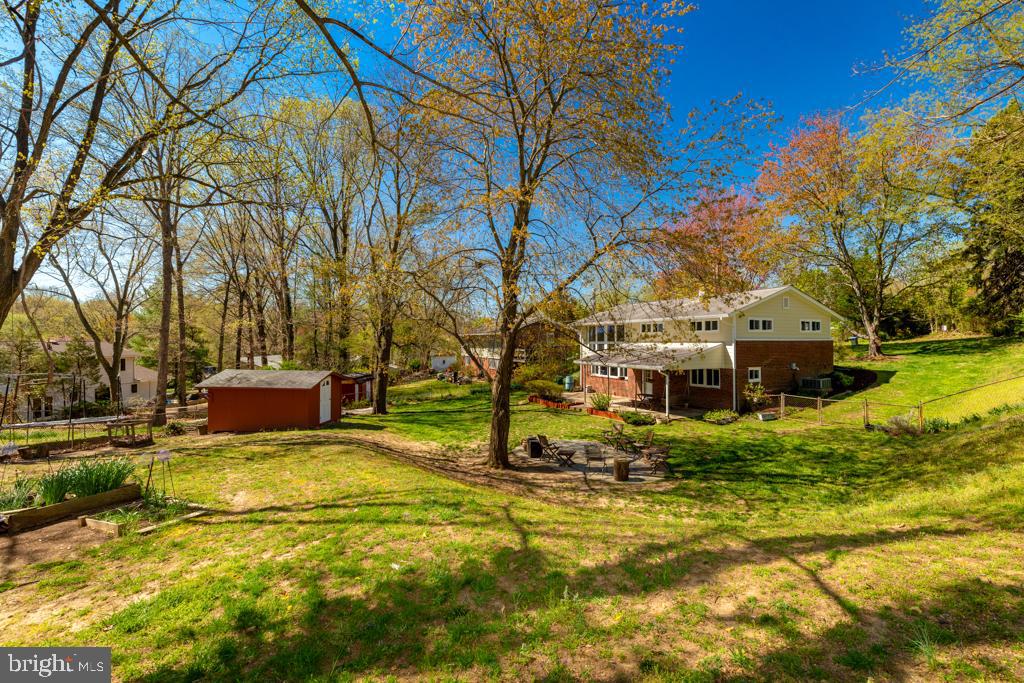 4403 Roundhill Road Alexandria, VA 22310 - Photo 43 of 45 Backyard