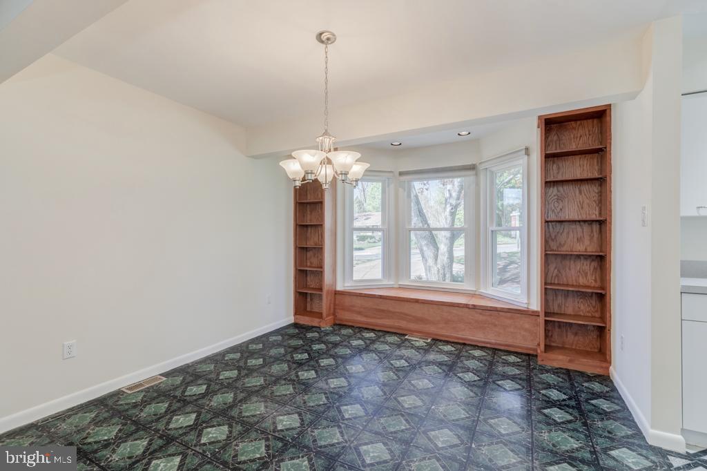 4403 Roundhill Road Alexandria, VA 22310 - Photo 7 of 45 Dining Room