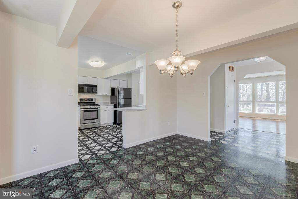 4403 Roundhill Road Alexandria, VA 22310 - Photo 8 of 45 Dining Room