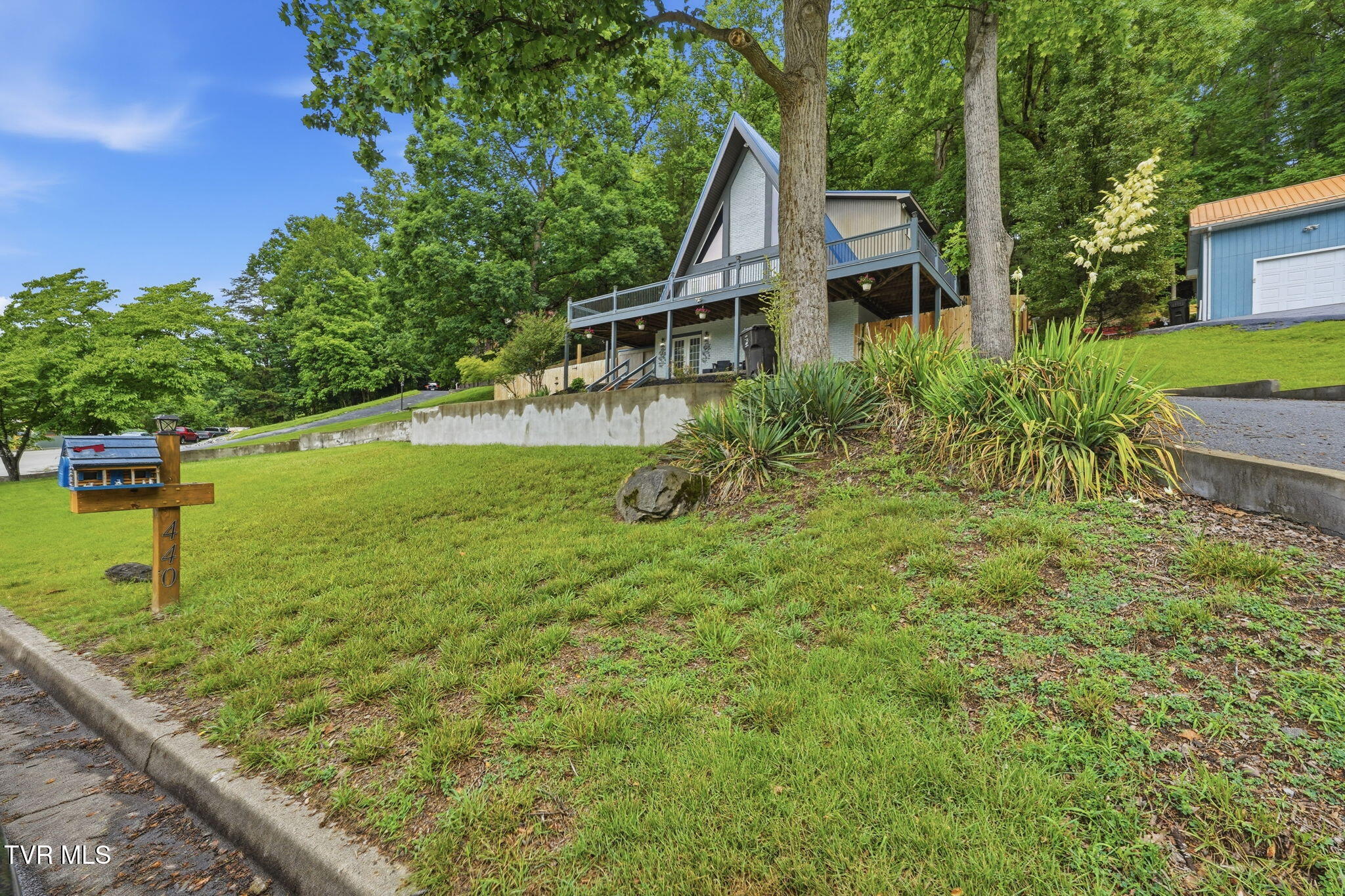 440 Lakeshore Road Bluff City, TN 37618 - Photo 49 of 56 52-web-or-mls-056_DSC01074