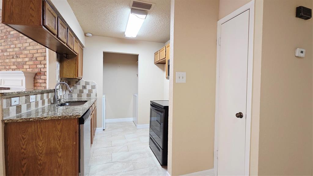 2400 Jupiter Road, Unit B9 Plano, TX 75074 - Photo 3 of 16