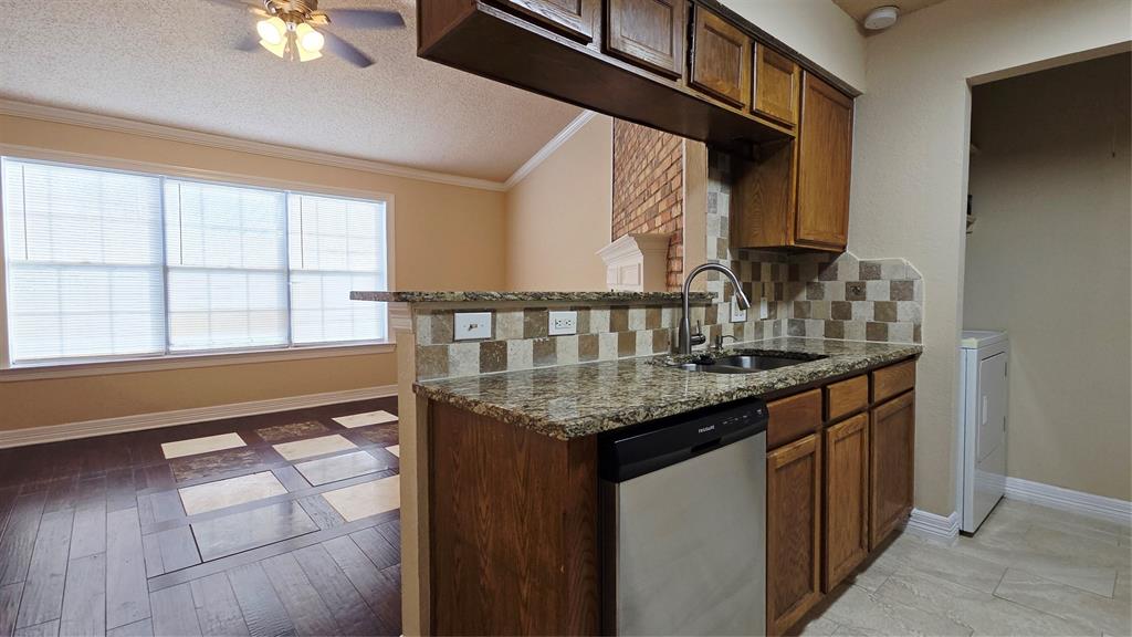 2400 Jupiter Road, Unit B9 Plano, TX 75074 - Photo 4 of 16