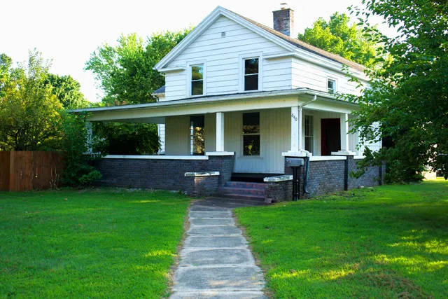 $189,900 | 640 South Washington Street, Constantine, MI 49042