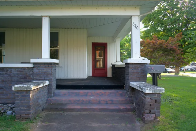 $189,900 | 640 South Washington Street, Constantine, MI 49042