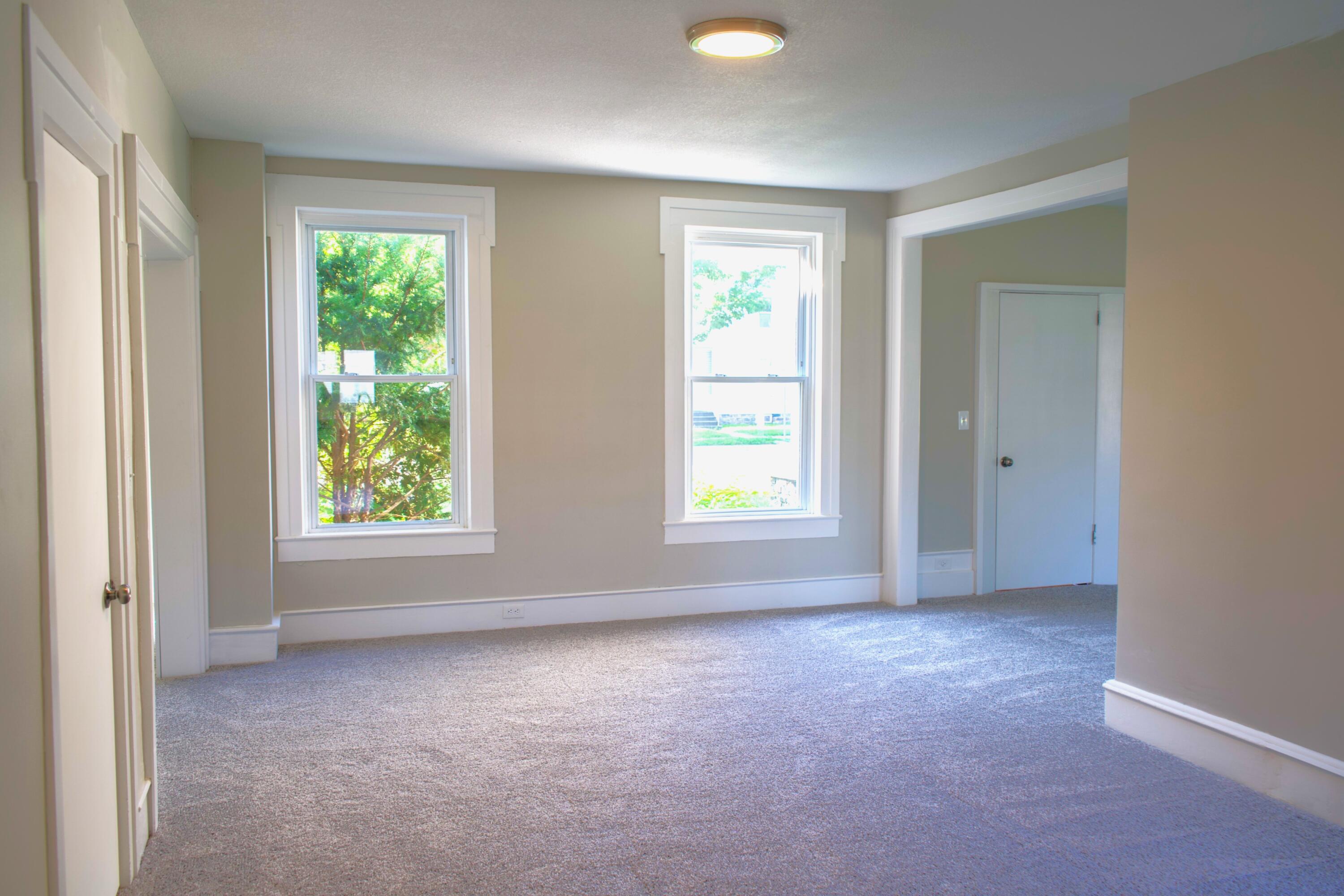 640 South Washington Street Constantine, MI 49042 - Photo 5 of 27 DSC01060 2