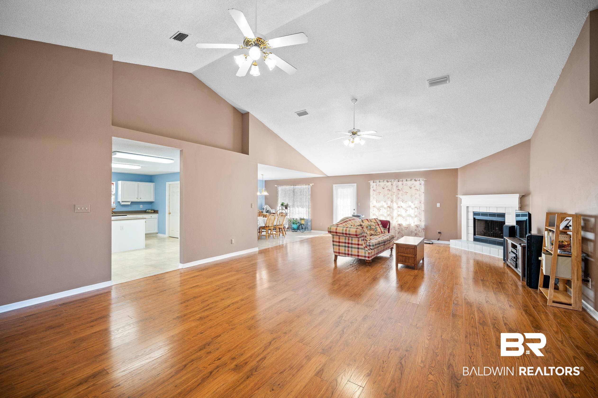 12121 Venice Boulevard Foley, AL 36535 - Photo 5 of 30 Gallery Image 5