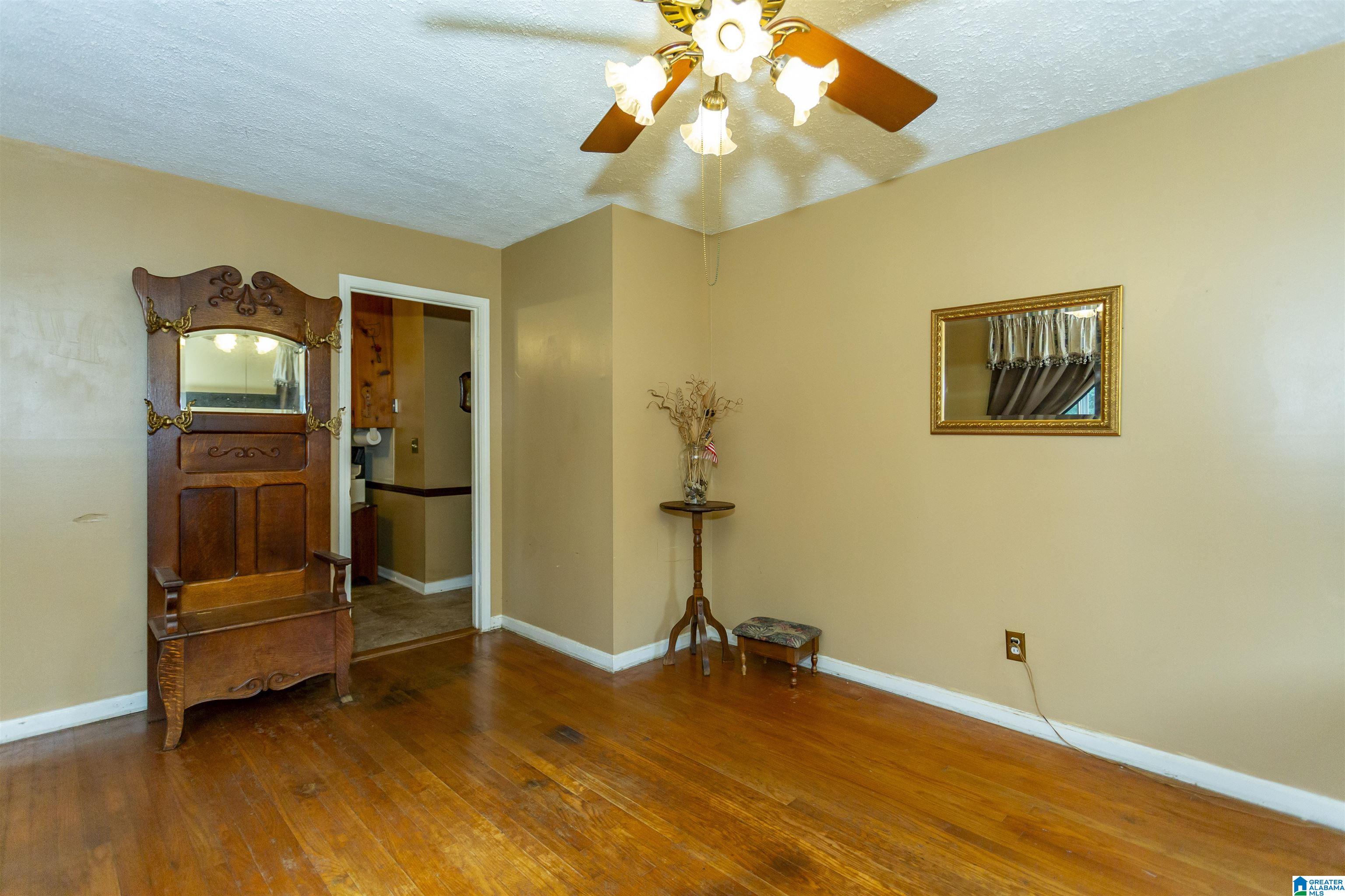 627 Pinewood Avenue Bessemer, AL 35023 - Photo 17 of 48