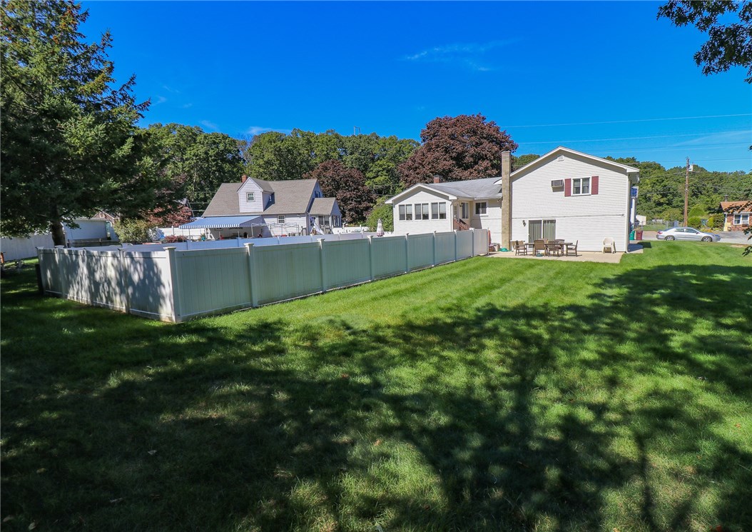 87 Nancy Court Woonsocket, RI 02895 - Photo 9 of 40 Gallery Image 9