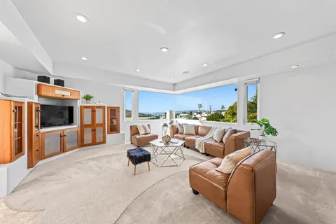 $4,299,000 | 4527 Narragansett Avenue, San Diego, CA 92107