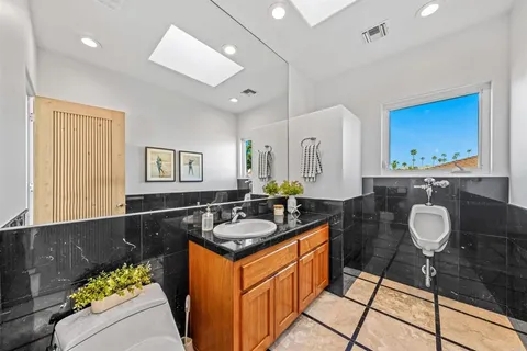 $4,299,000 | 4527 Narragansett Avenue, San Diego, CA 92107