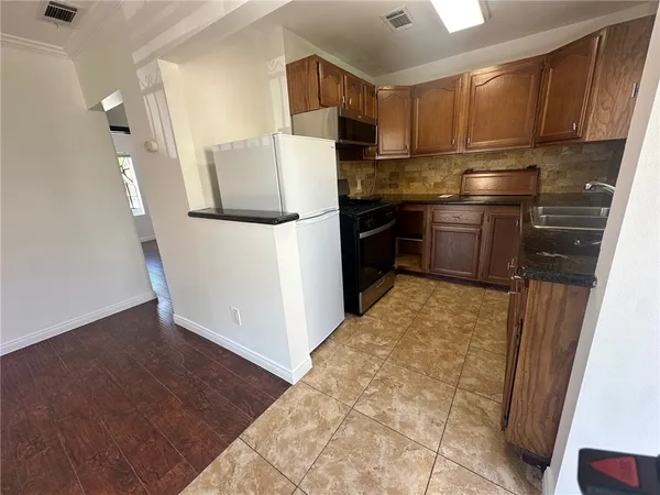 $2,395 | 1610 East Chevy Chase Drive, Glendale, CA 91206