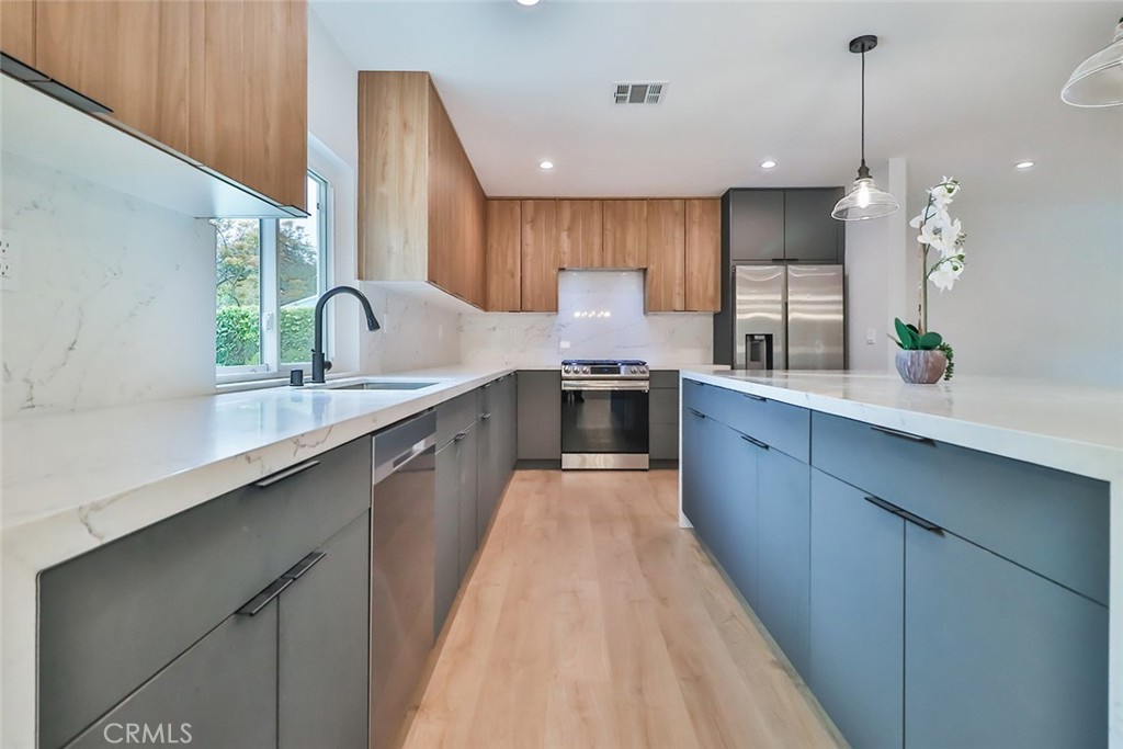 8 West Janss Road Thousand Oaks, CA 91360 - Photo 13 of 52