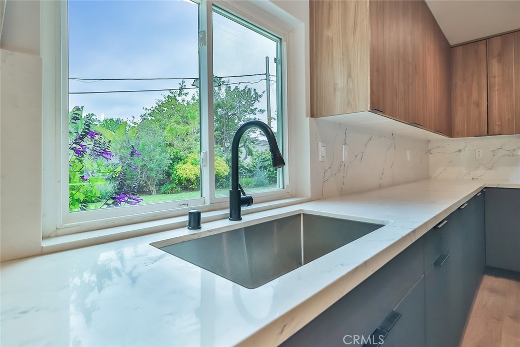 8 West Janss Road Thousand Oaks, CA 91360 - Photo 14 of 52