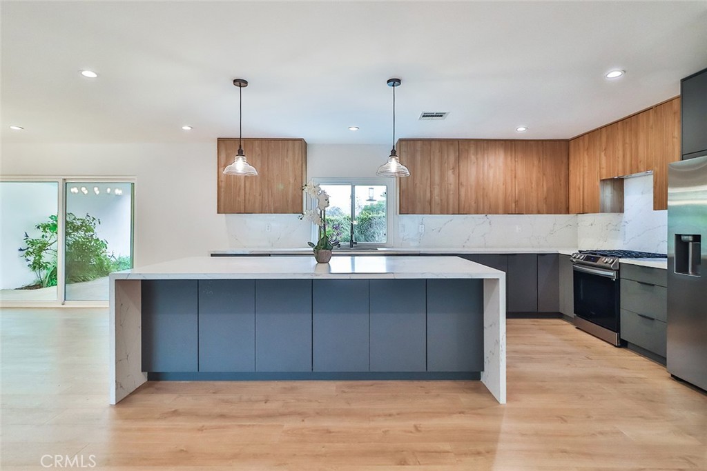 8 West Janss Road Thousand Oaks, CA 91360 - Photo 17 of 52