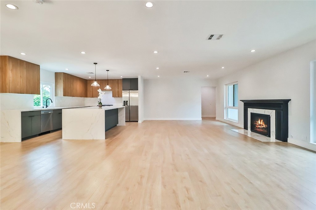 8 West Janss Road Thousand Oaks, CA 91360 - Photo 3 of 52