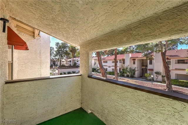 $1,355 | 6647 West Tropicana Avenue, Unit 202, Las Vegas, NV 89103