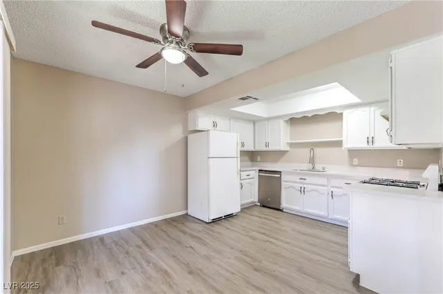 $1,355 | 6647 West Tropicana Avenue, Unit 202, Las Vegas, NV 89103