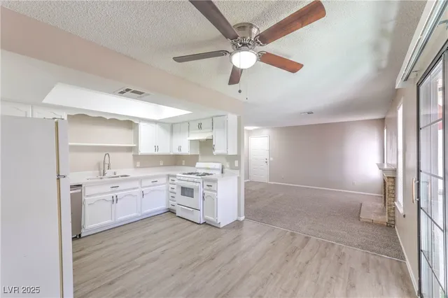 $1,355 | 6647 West Tropicana Avenue, Unit 202, Las Vegas, NV 89103