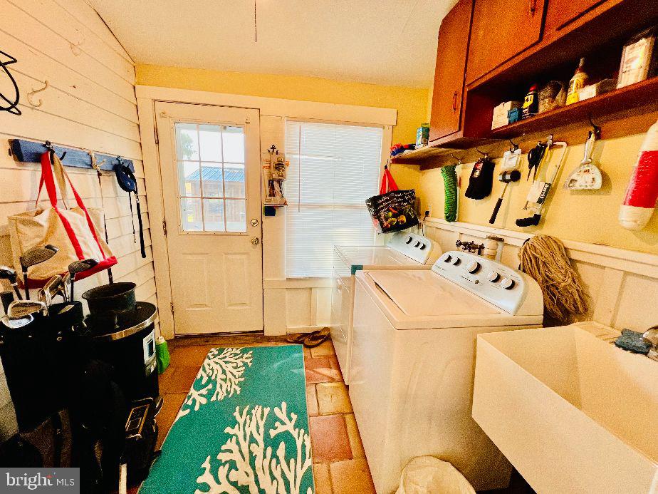 232 North Somerset Avenue Crisfield, MD 21817 - Photo 11 of 42 a view of a backyard with sitting area