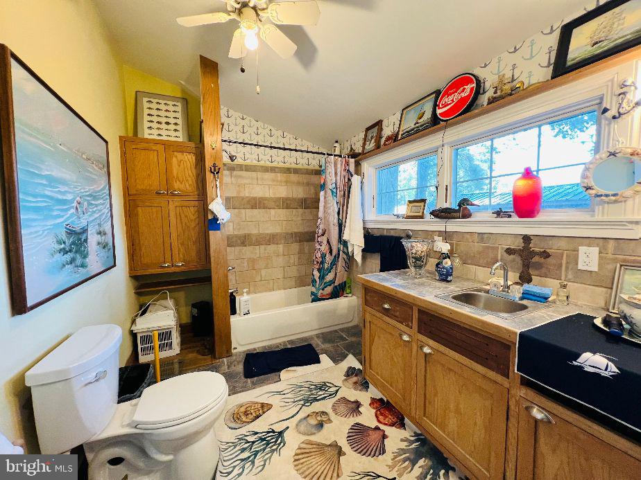 232 North Somerset Avenue Crisfield, MD 21817 - Photo 14 of 42