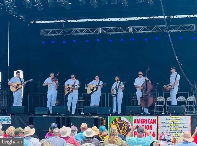 $219,000 | 232 North Somerset Avenue, Crisfield, MD 21817