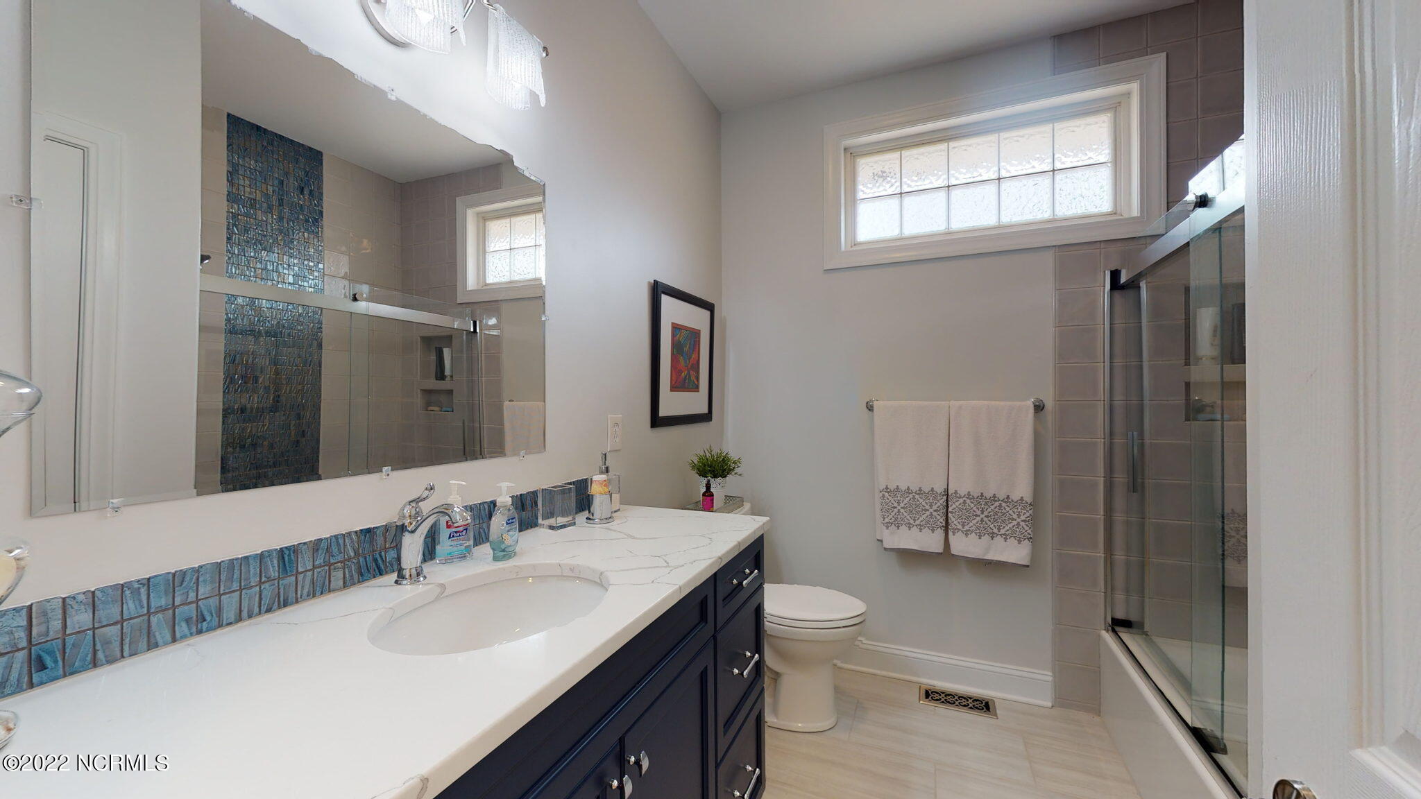 206 Nydegg Road New Bern, NC 28562 - Photo 33 of 64 Guest Bath