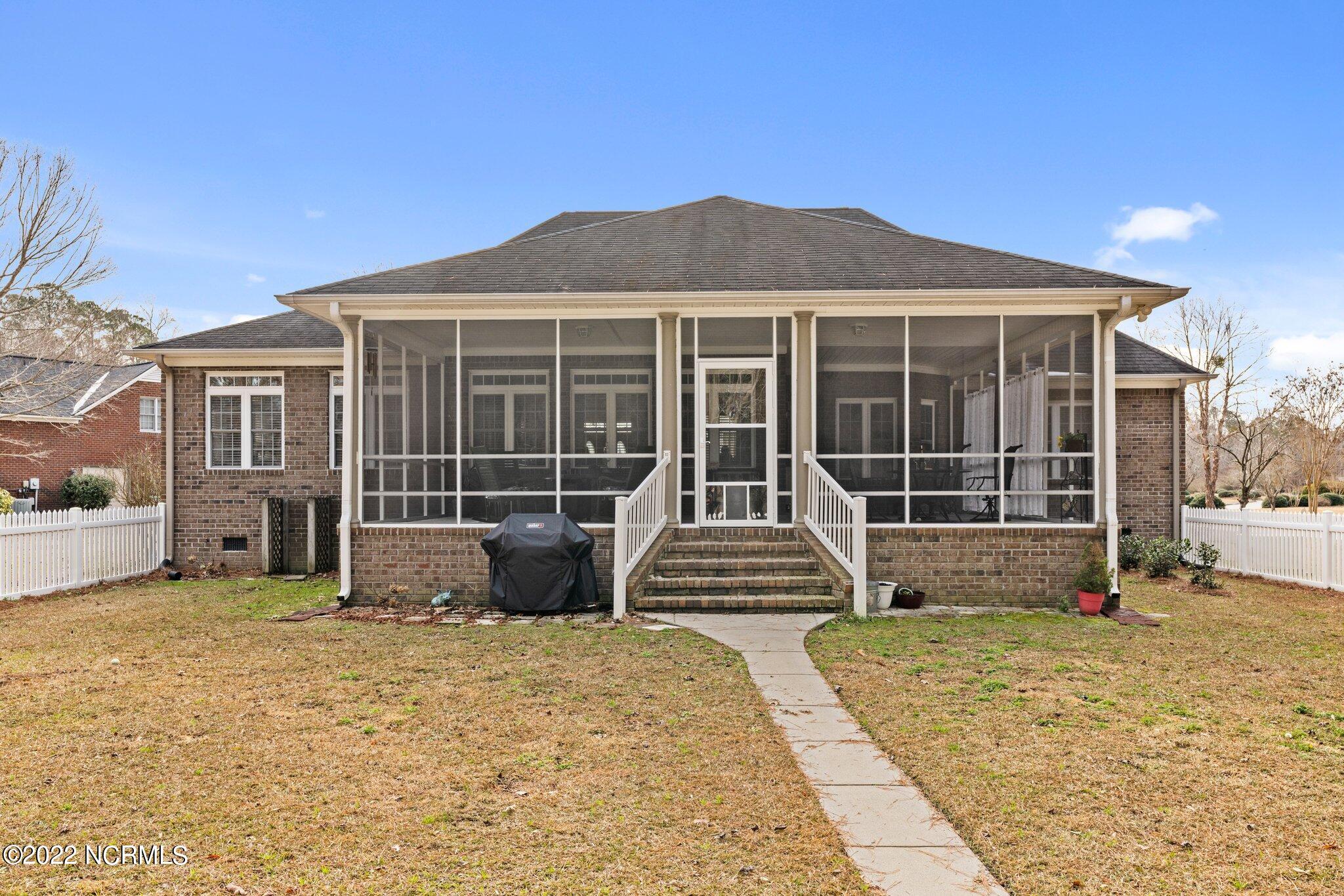 206 Nydegg Road New Bern, NC 28562 - Photo 4 of 64 Great Porch
