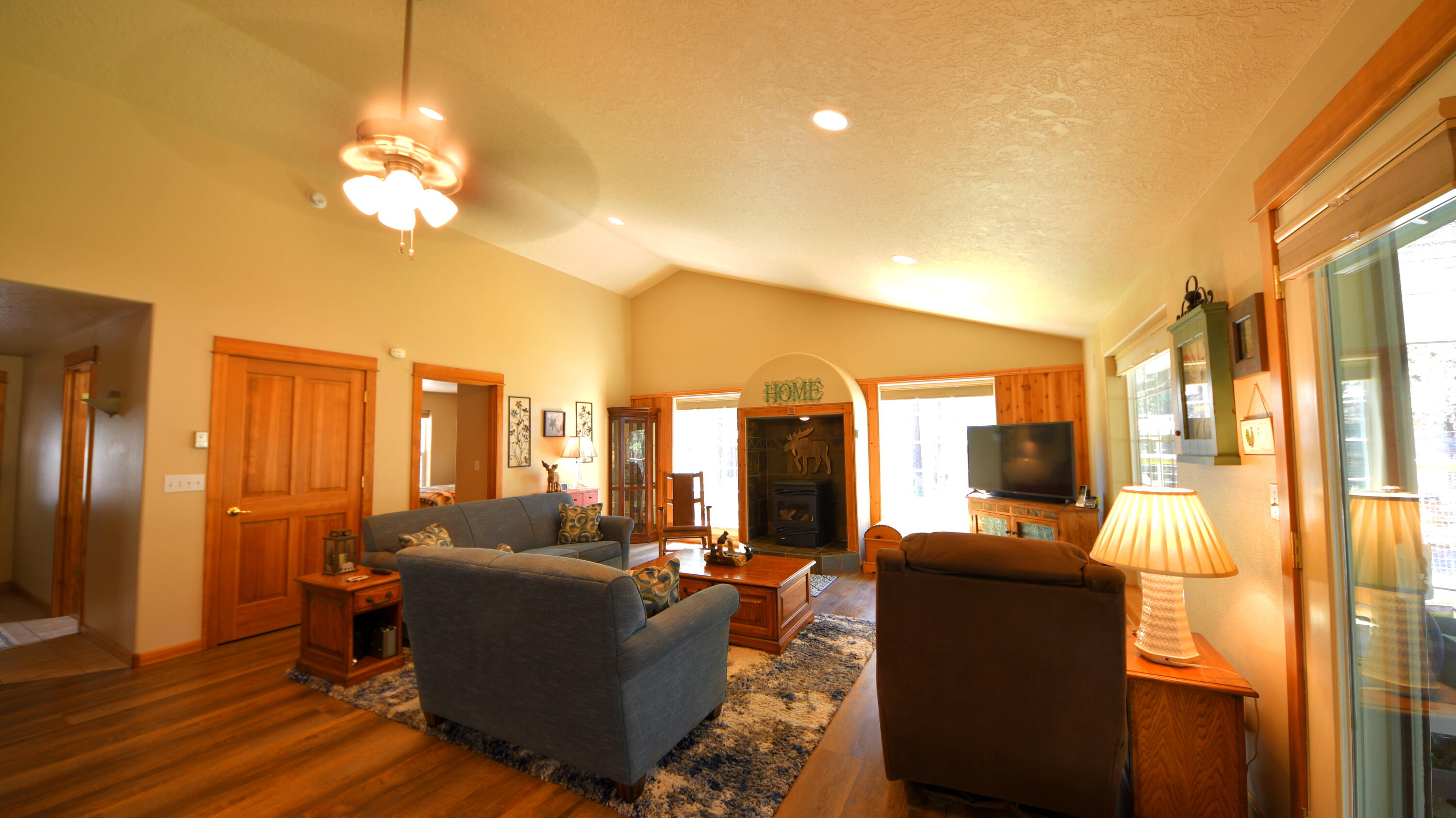 52701 Ammon Road La Pine, OR 97739 - Photo 5 of 39 DSC_6830