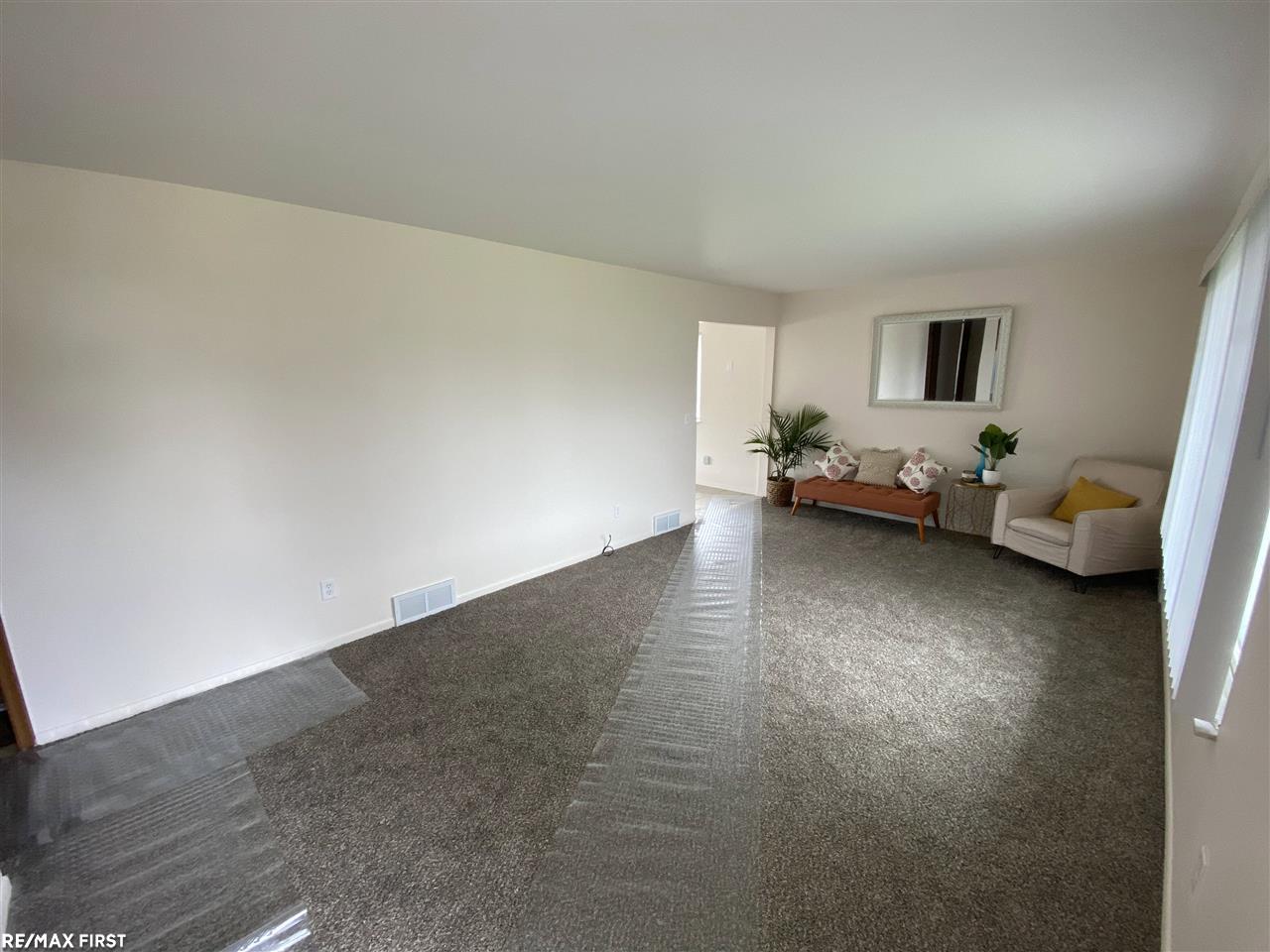 45950 Edgewater Street Chesterfield, MI 48047 - Photo 3 of 44