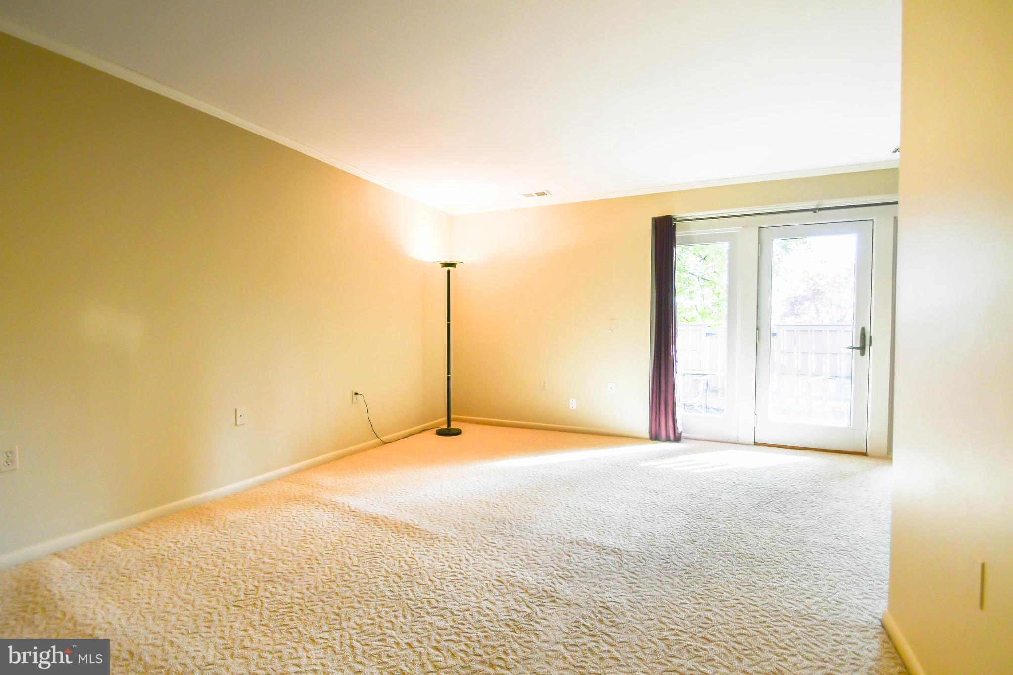 103 A Cross Keys Road, Unit R103A Baltimore, MD 21210 - Photo 7 of 19 Living room/Dining room area